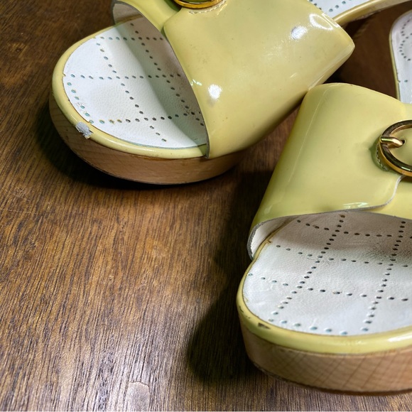 Chanel Clogs Yellow Patent Leather Mules Vintage Slip On Heels Italy 5 - Picture 11 of 12